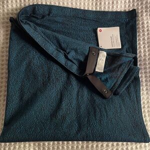 lululemon athletica Teal and Black Scarf